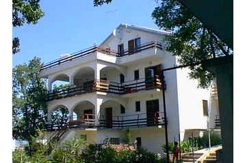 Croaţia Privát Njivice, Exteriorul